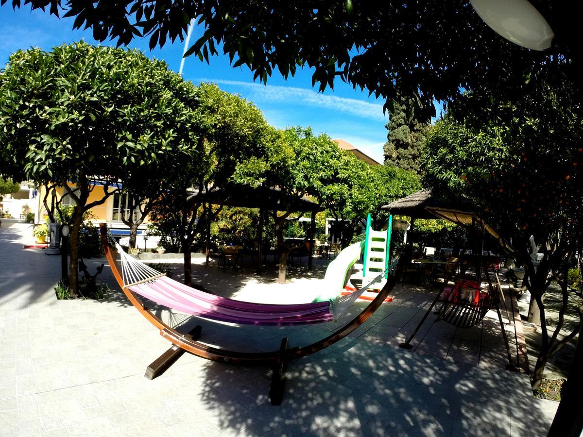Hotel Villa Delibera Varazze Exteriör bild